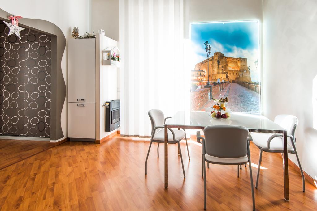 La Cartolina Di Napoli Parking Free Small Car Екстериор снимка